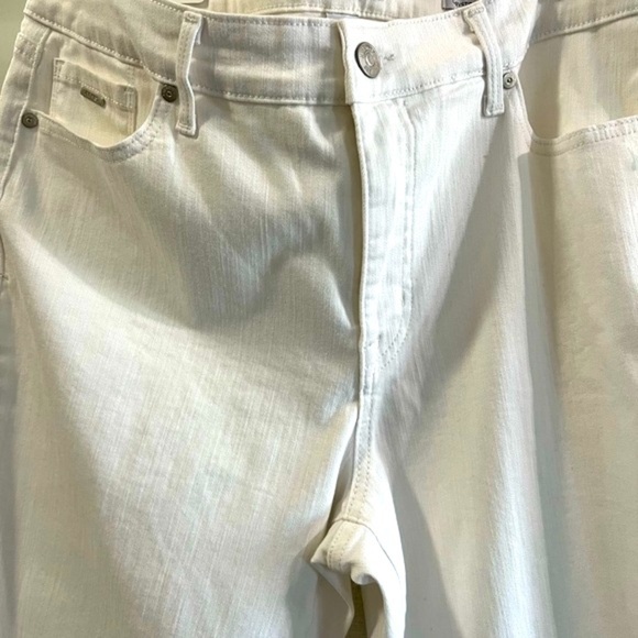 Nine West Women’s White stretch twill Chrystie Capri with slit side hem. Size 14 - Picture 3 of 16